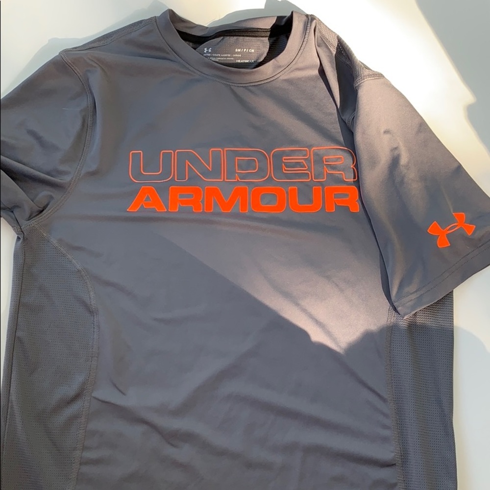 Under Armour Men’s Heat gear SZ Small Gray